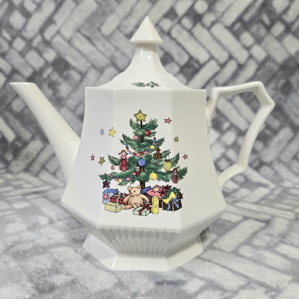Nikko Christmastime Tea Pot